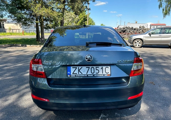 Skoda Octavia cena 44990 przebieg: 224000, rok produkcji 2016 z Koszalin małe 211